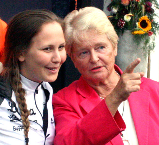 Gro Harlem Brundtland og leder av MedHum Vilde Skylstad. Foto Stein Runar &Oslash;stigaard