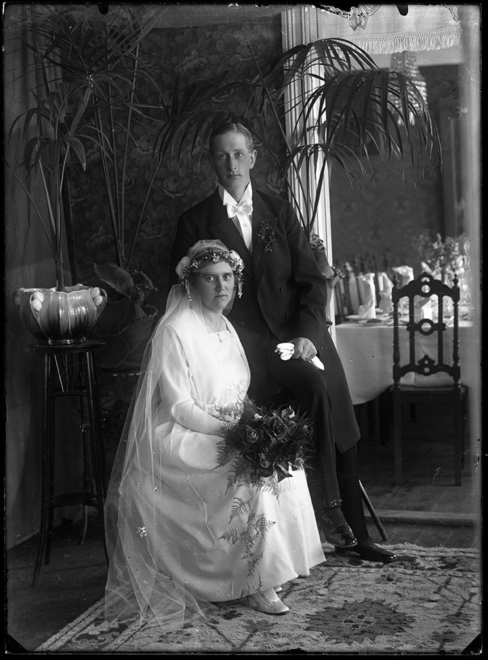 Svensk brudepar fra tidsrommet 1915&ndash;30. Personene p&aring; bildet er ikke relatert til artikkelen. Illustrasjonfoto: K. G&hellip;